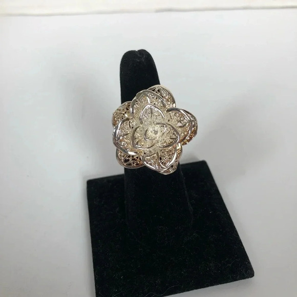 Silver Filigree Flower  Ring - Picture 1 of 8